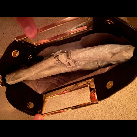 Michael Kors Berkley Leopard Clutch - Picture 4 of 6